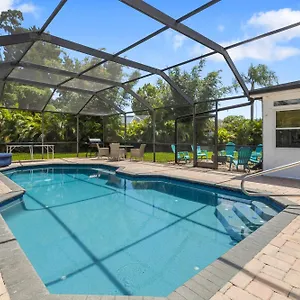 Relaxing Coastal Comfort - Heated Pool Clearwater