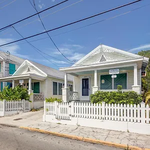 tradewinds.hotels-in-key-west.com/